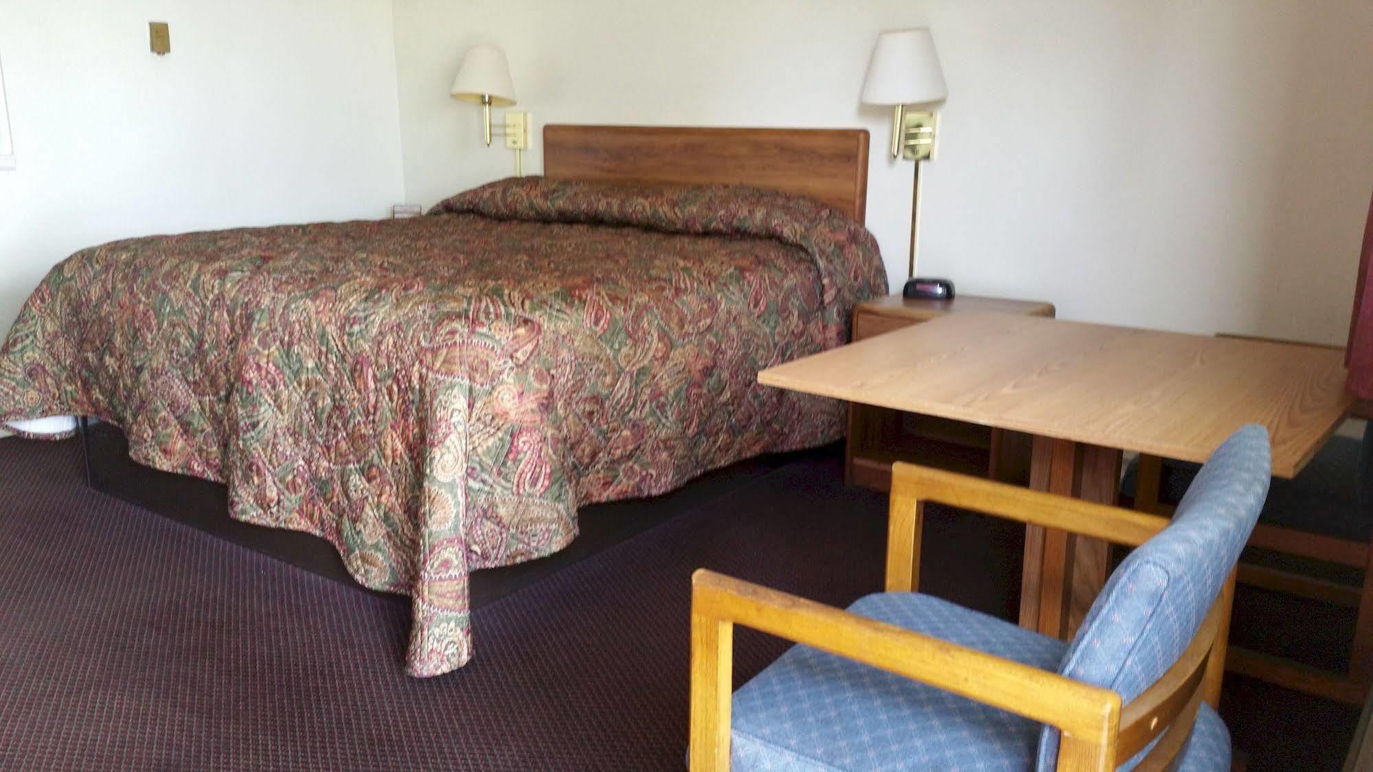 Seaway Motel Roosevelt Park Esterno foto
